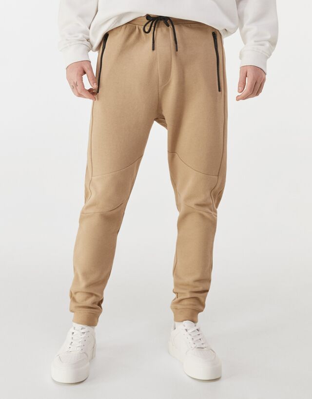 pique fleece jogger pants de Bershka sur SCANDALOOK