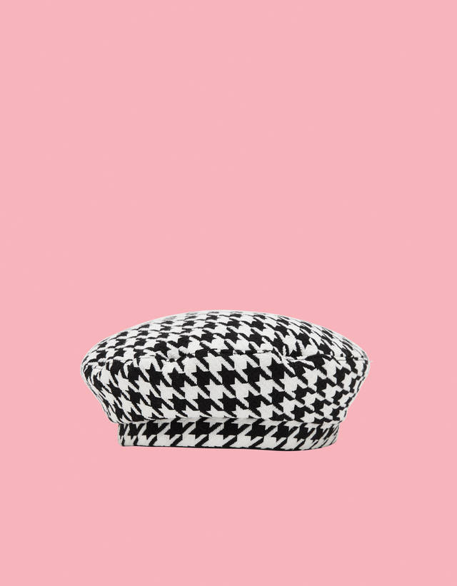 houndstooth beret de Bershka sur SCANDALOOK