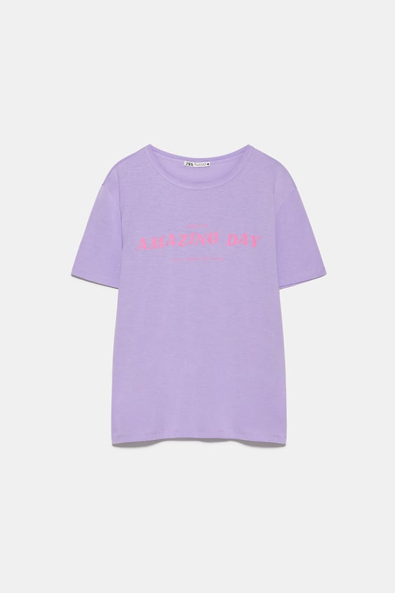 t-shirt with inscription de Zara sur SCANDALOOK