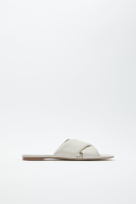 quilted leather flat sandals de Zara sur SCANDALOOK