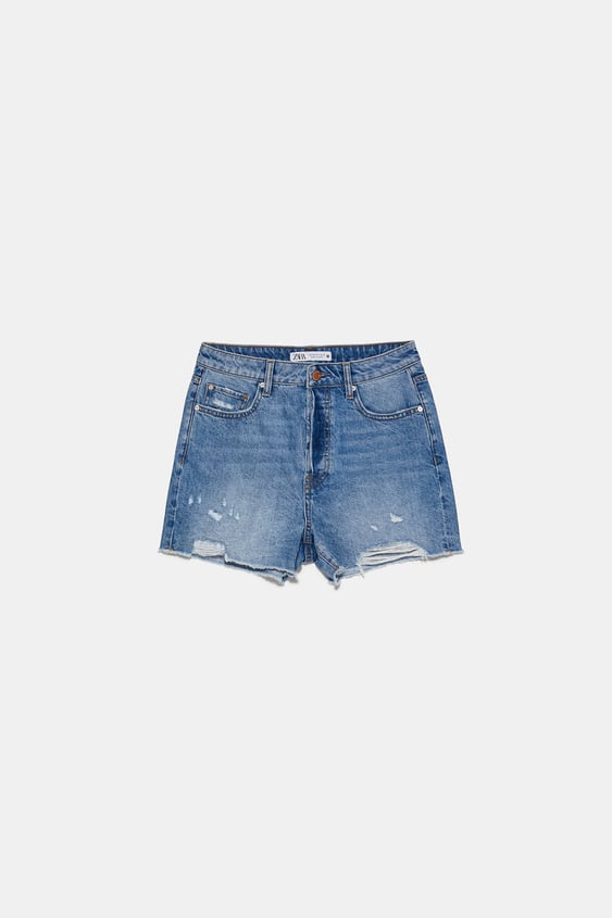 ripped denim shorts de Zara sur SCANDALOOK