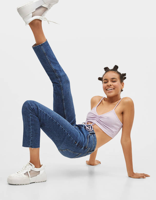 cropped slim fit jeans de Bershka sur SCANDALOOK