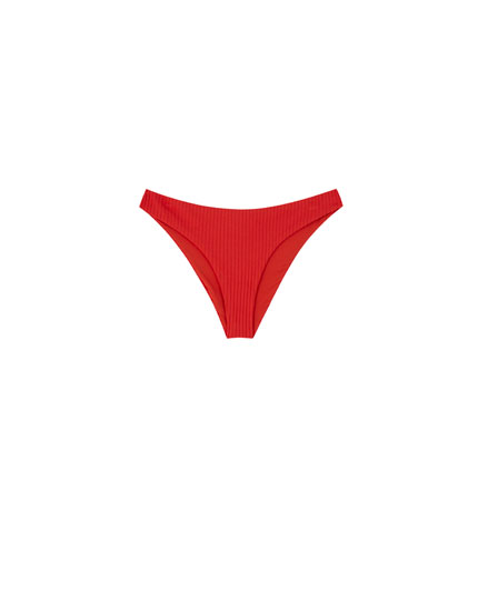 ribbed bikini bottoms de Pull and Bear sur SCANDALOOK