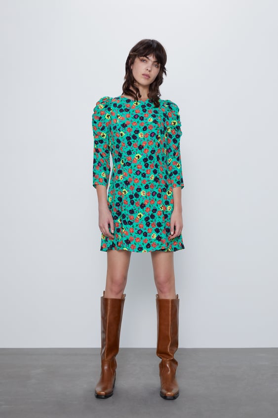 dress with floral print de Zara sur SCANDALOOK