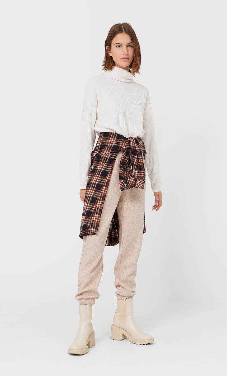 chenille turtleneck sweater de Stradivarius sur SCANDALOOK